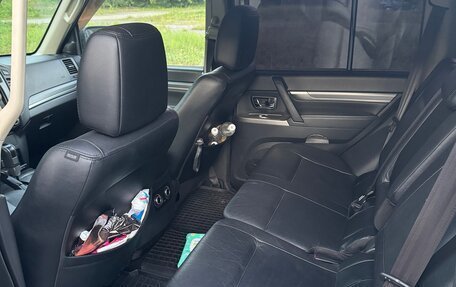 Mitsubishi Pajero IV, 2013 год, 2 490 000 рублей, 18 фотография