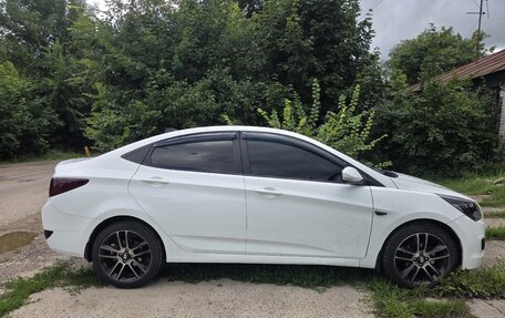 Hyundai Solaris II рестайлинг, 2015 год, 820 000 рублей, 5 фотография