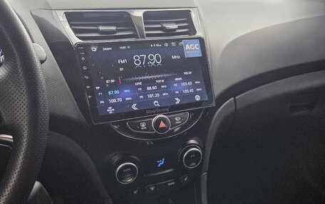Hyundai Solaris II рестайлинг, 2015 год, 820 000 рублей, 19 фотография
