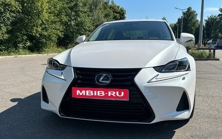 Lexus IS III, 2018 год, 3 990 000 рублей, 4 фотография