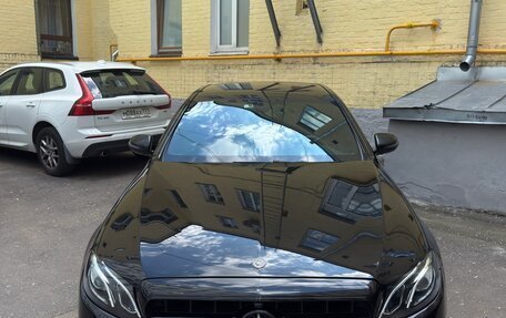 Mercedes-Benz E-Класс, 2018 год, 3 000 000 рублей, 3 фотография