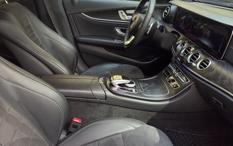 Mercedes-Benz E-Класс, 2018 год, 3 000 000 рублей, 8 фотография