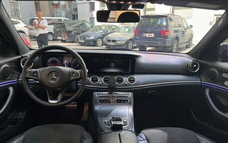 Mercedes-Benz E-Класс, 2018 год, 3 000 000 рублей, 11 фотография