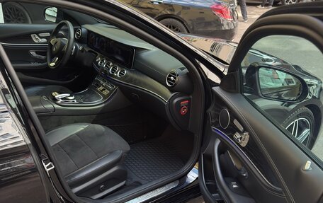 Mercedes-Benz E-Класс, 2018 год, 3 000 000 рублей, 10 фотография