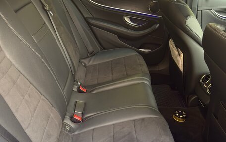 Mercedes-Benz E-Класс, 2018 год, 3 000 000 рублей, 17 фотография