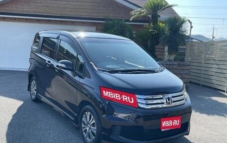 Honda Freed I, 2013 год, 850 000 рублей, 1 фотография