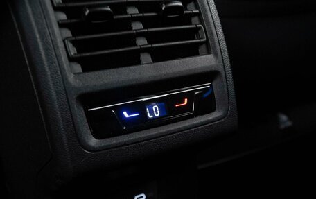 Volkswagen Golf R, 2021 год, 5 399 077 рублей, 15 фотография