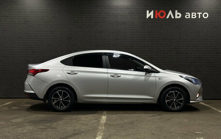 Hyundai Solaris II рестайлинг, 2021 год, 1 300 000 рублей, 4 фотография
