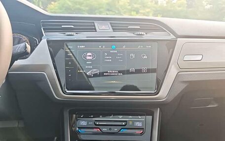 Volkswagen Touran III, 2022 год, 1 590 000 рублей, 10 фотография