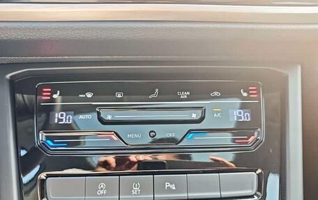 Volkswagen Touran III, 2022 год, 1 590 000 рублей, 11 фотография