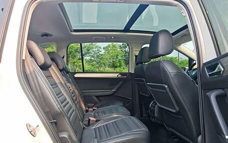 Volkswagen Touran III, 2022 год, 1 590 000 рублей, 19 фотография