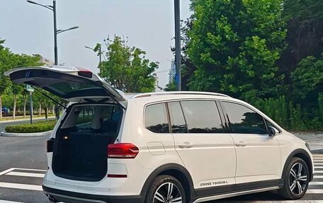 Volkswagen Touran III, 2022 год, 1 590 000 рублей, 22 фотография