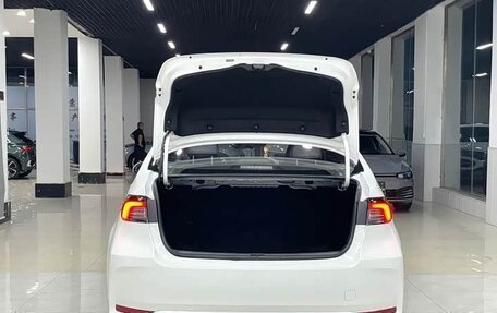 Toyota Corolla, 2022 год, 1 700 000 рублей, 13 фотография