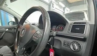 Volkswagen Touran III, 2011 год, 671 648 рублей, 2 фотография