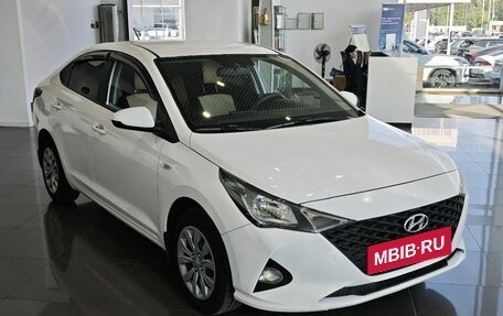 Hyundai Solaris II рестайлинг, 2021 год, 1 399 000 рублей, 2 фотография
