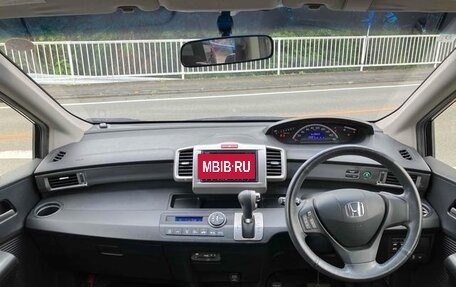 Honda Freed I, 2014 год, 880 000 рублей, 8 фотография