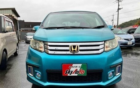 Honda Freed I, 2013 год, 790 000 рублей, 2 фотография