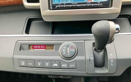Honda Freed I, 2013 год, 790 000 рублей, 11 фотография