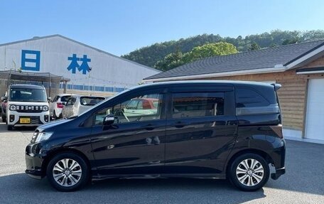 Honda Freed I, 2013 год, 850 000 рублей, 8 фотография