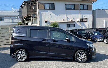 Honda Freed I, 2013 год, 850 000 рублей, 7 фотография