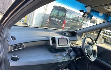 Honda Freed I, 2013 год, 850 000 рублей, 14 фотография