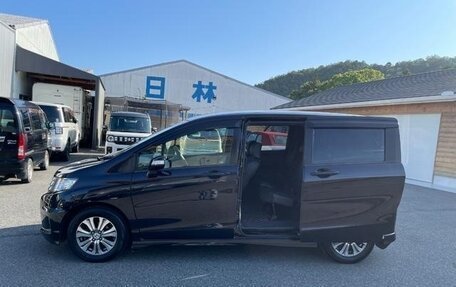 Honda Freed I, 2013 год, 850 000 рублей, 13 фотография