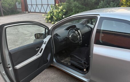 Toyota Yaris III рестайлинг, 2008 год, 600 000 рублей, 6 фотография