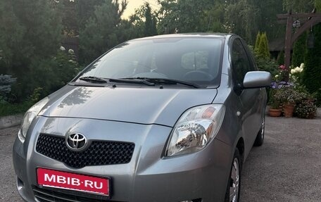 Toyota Yaris III рестайлинг, 2008 год, 600 000 рублей, 5 фотография
