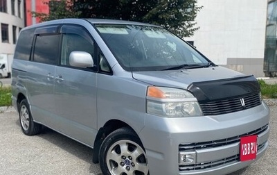 Toyota Voxy II, 2004 год, 1 050 000 рублей, 1 фотография