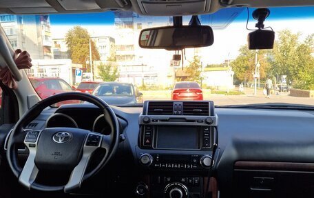 Toyota Land Cruiser Prado 150 рестайлинг 2, 2013 год, 3 150 000 рублей, 14 фотография