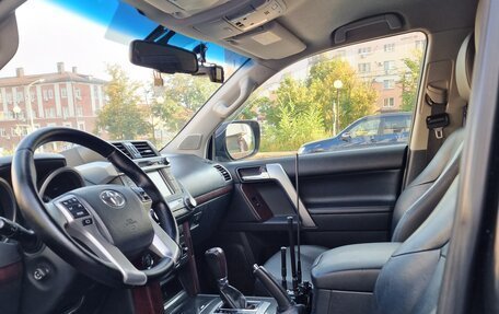 Toyota Land Cruiser Prado 150 рестайлинг 2, 2013 год, 3 150 000 рублей, 12 фотография