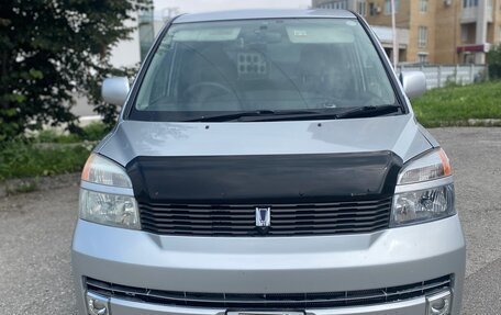 Toyota Voxy II, 2004 год, 1 050 000 рублей, 4 фотография