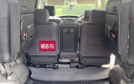 Toyota Voxy II, 2004 год, 1 050 000 рублей, 12 фотография