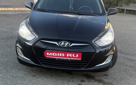 Hyundai Solaris II рестайлинг, 2011 год, 750 000 рублей, 3 фотография
