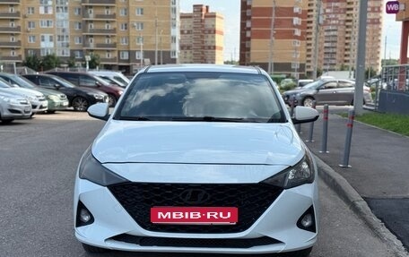 Hyundai Solaris II рестайлинг, 2020 год, 620 000 рублей, 1 фотография