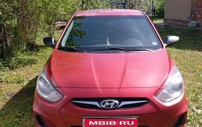 Hyundai Solaris II рестайлинг, 2012 год, 600 000 рублей, 1 фотография