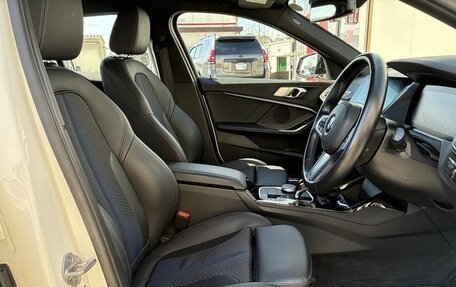 BMW 1 серия, 2023 год, 1 750 400 рублей, 10 фотография