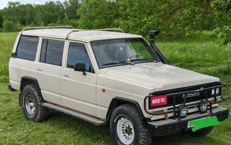 Nissan Patrol, 1987 год, 490 000 рублей, 3 фотография