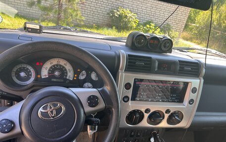 Toyota FJ Cruiser, 2007 год, 2 200 000 рублей, 2 фотография