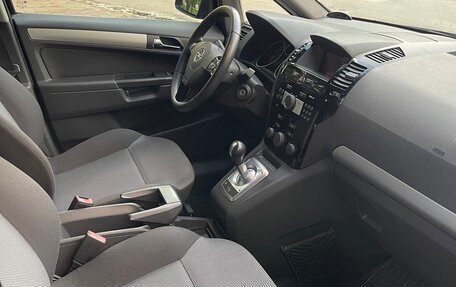 Opel Zafira B, 2010 год, 770 000 рублей, 21 фотография