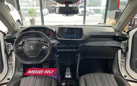Peugeot 2008 II, 2022 год, 1 520 678 рублей, 10 фотография