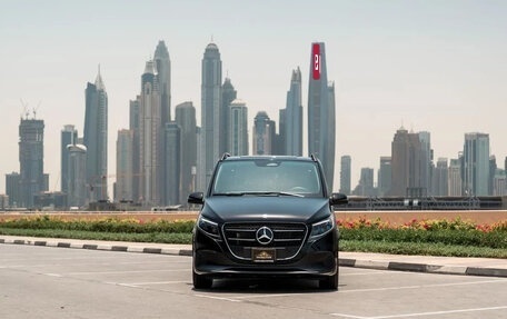 Mercedes-Benz V-Класс, 2026 год, 12 720 000 рублей, 2 фотография