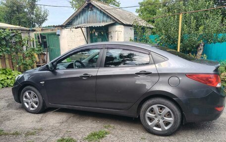 Hyundai Solaris II рестайлинг, 2013 год, 950 000 рублей, 4 фотография