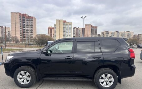 Toyota Land Cruiser Prado 150 рестайлинг 2, 2018 год, 3 300 000 рублей, 2 фотография