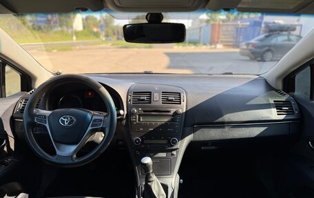 Toyota Avensis III рестайлинг, 2009 год, 750 000 рублей, 10 фотография