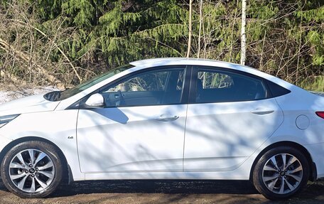 Hyundai Solaris II рестайлинг, 2015 год, 939 000 рублей, 4 фотография