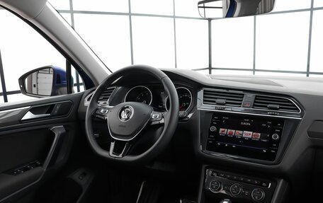 Volkswagen Tiguan II, 2018 год, 2 790 000 рублей, 11 фотография