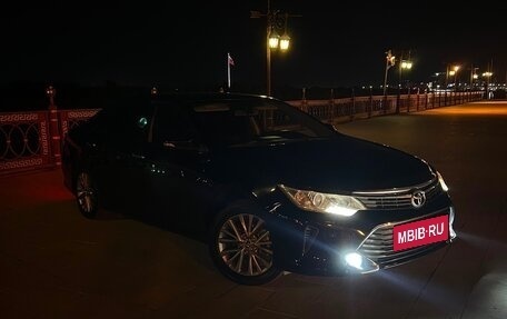 Toyota Camry, 2015 год, 1 899 999 рублей, 2 фотография