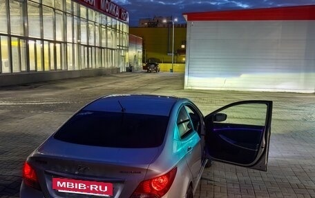 Hyundai Solaris II рестайлинг, 2011 год, 680 000 рублей, 2 фотография