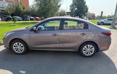 KIA Rio IV, 2018 год, 1 050 000 рублей, 3 фотография